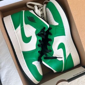 Lucky Green Jordan 1 MID (GS)